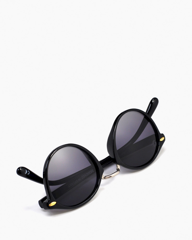 Baruwaluwu Sunglasses Shiny Black - Dark Grey